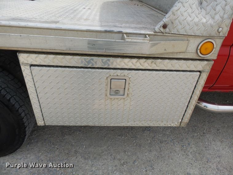 image for item DH7921 2001 Chevrolet Silverado 3500  Ext. Cab flatbed pickup truck