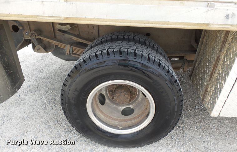 image for item DH7921 2001 Chevrolet Silverado 3500  Ext. Cab flatbed pickup truck