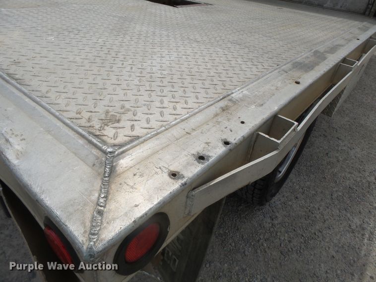 image for item DH7921 2001 Chevrolet Silverado 3500  Ext. Cab flatbed pickup truck