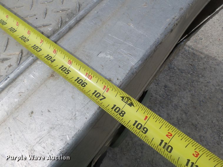 image for item DH7921 2001 Chevrolet Silverado 3500  Ext. Cab flatbed pickup truck