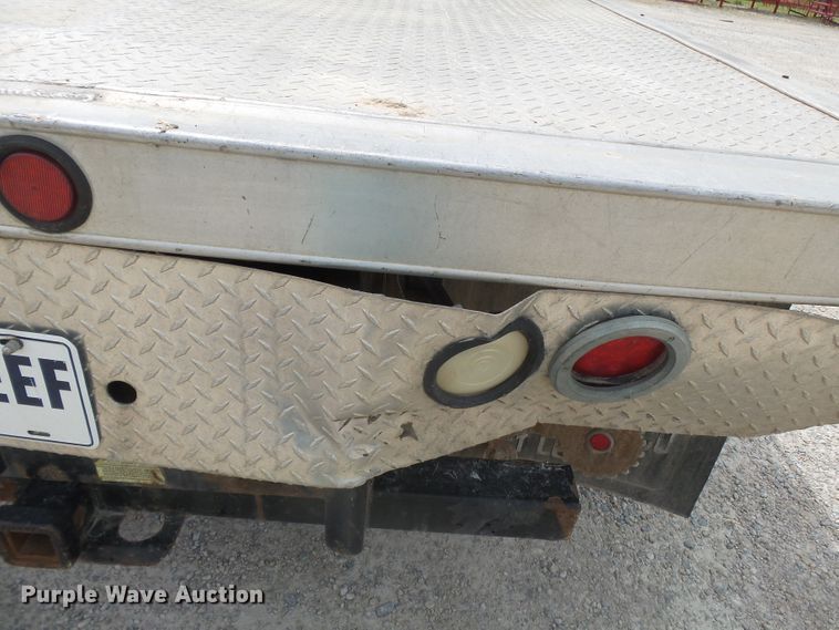 image for item DH7921 2001 Chevrolet Silverado 3500  Ext. Cab flatbed pickup truck