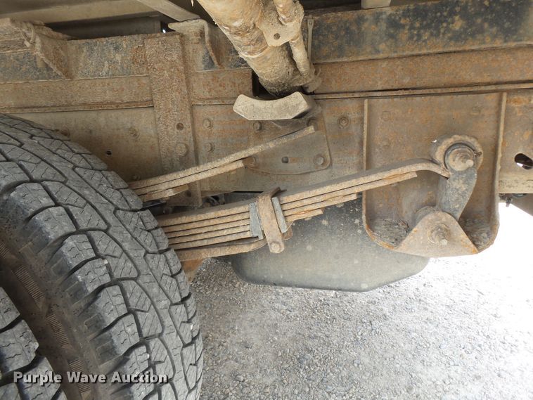 image for item DH7921 2001 Chevrolet Silverado 3500  Ext. Cab flatbed pickup truck