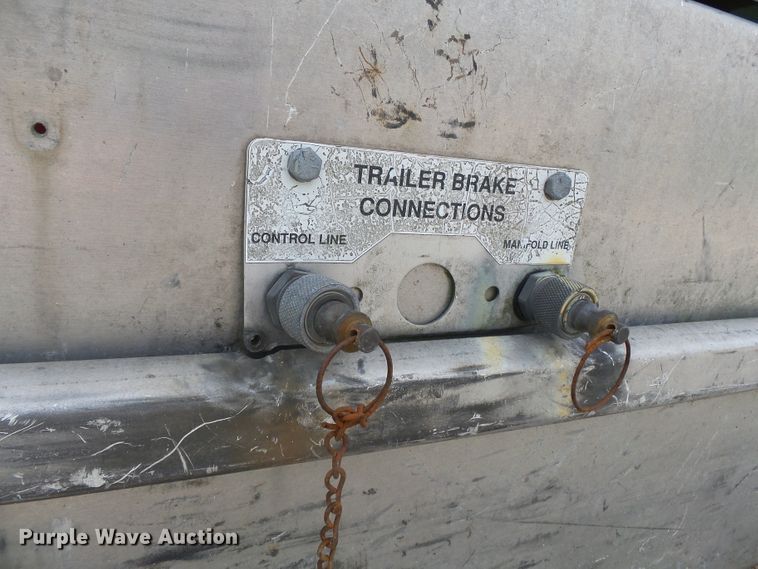 image for item DH7921 2001 Chevrolet Silverado 3500  Ext. Cab flatbed pickup truck