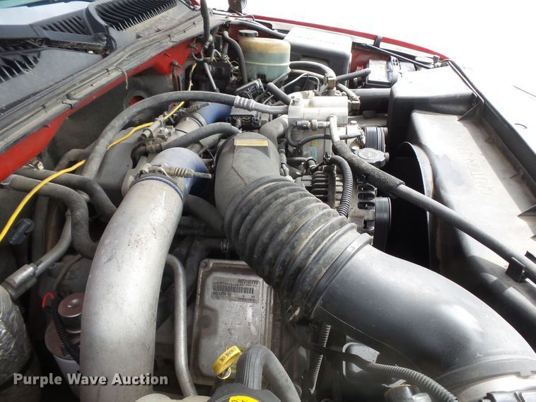 image for item DH7921 2001 Chevrolet Silverado 3500  Ext. Cab flatbed pickup truck