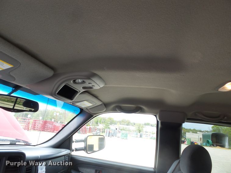 image for item DH7921 2001 Chevrolet Silverado 3500  Ext. Cab flatbed pickup truck