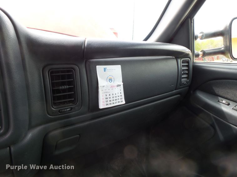 image for item DH7921 2001 Chevrolet Silverado 3500  Ext. Cab flatbed pickup truck