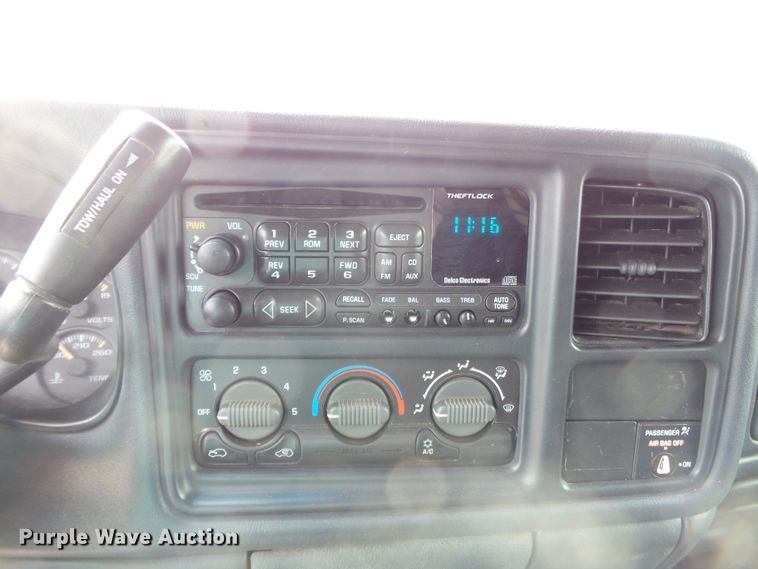 image for item DH7921 2001 Chevrolet Silverado 3500  Ext. Cab flatbed pickup truck