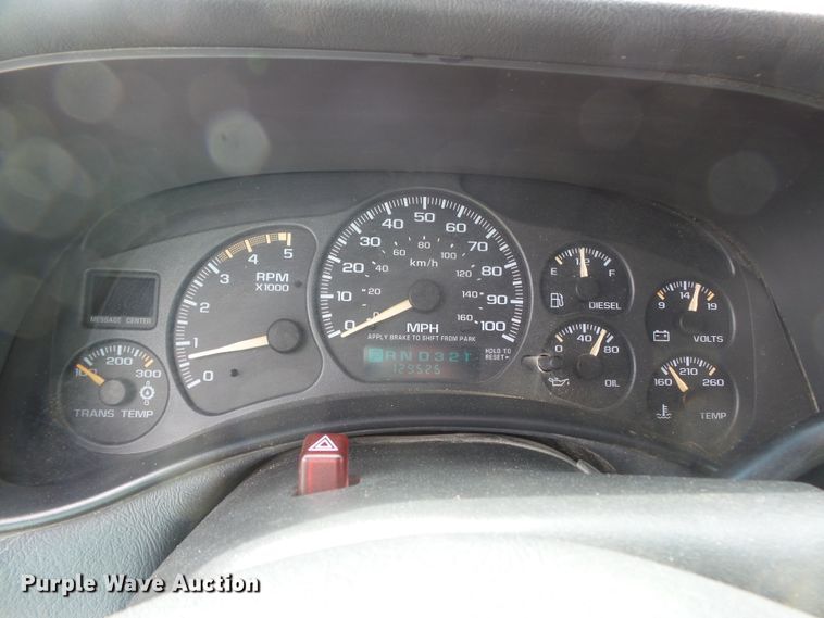 image for item DH7921 2001 Chevrolet Silverado 3500  Ext. Cab flatbed pickup truck