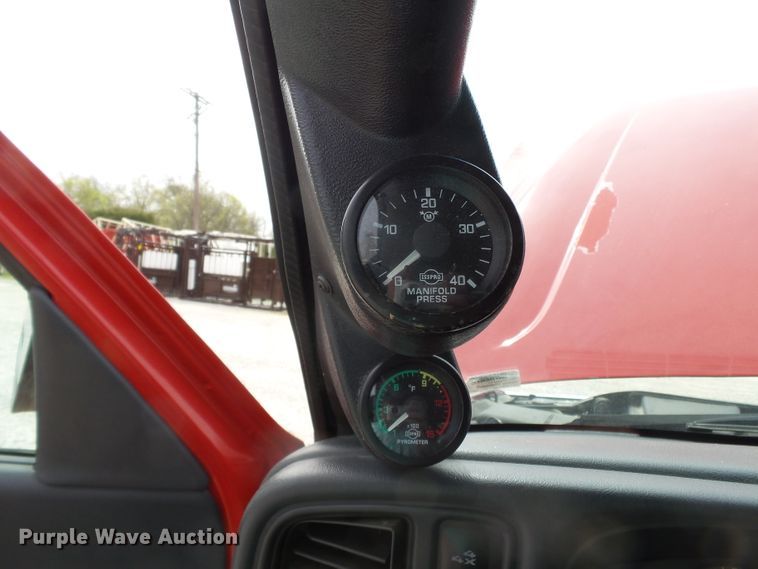 image for item DH7921 2001 Chevrolet Silverado 3500  Ext. Cab flatbed pickup truck