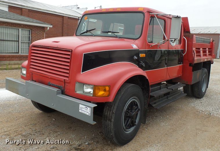 image for item DH7958 1990 International 4700 Crew Cab dump truck