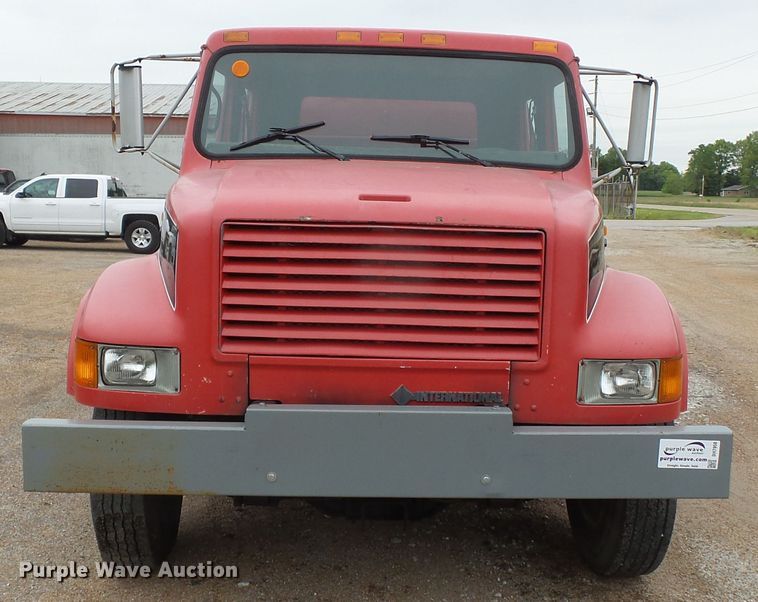 image for item DH7958 1990 International 4700 Crew Cab dump truck
