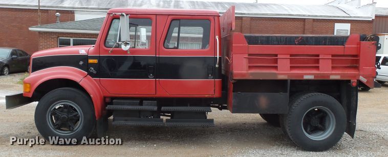 image for item DH7958 1990 International 4700 Crew Cab dump truck