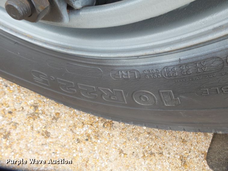 image for item DH7958 1990 International 4700 Crew Cab dump truck