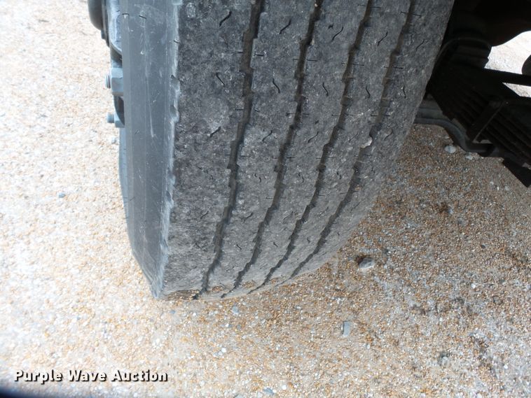 image for item DH7958 1990 International 4700 Crew Cab dump truck