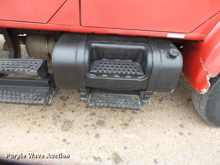 image for item DH7958 1990 International 4700 Crew Cab dump truck