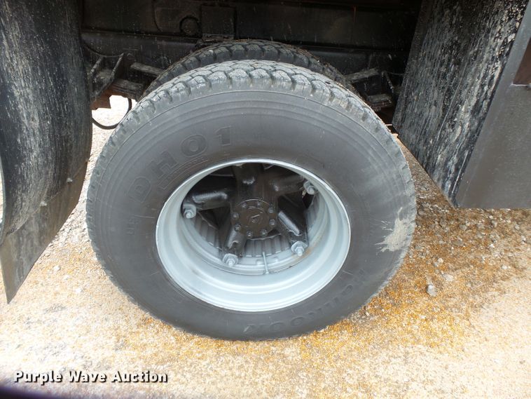 image for item DH7958 1990 International 4700 Crew Cab dump truck