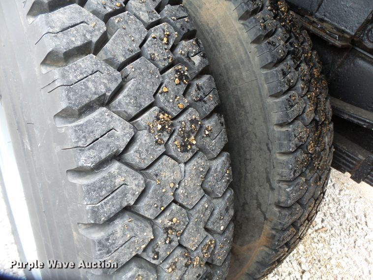 image for item DH7958 1990 International 4700 Crew Cab dump truck