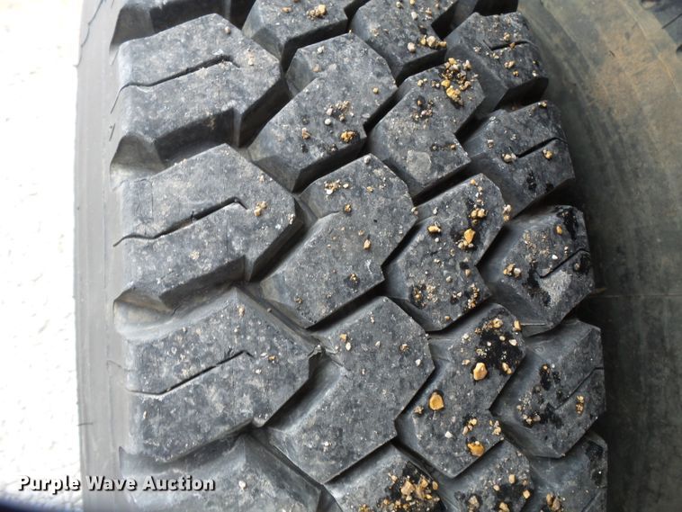 image for item DH7958 1990 International 4700 Crew Cab dump truck