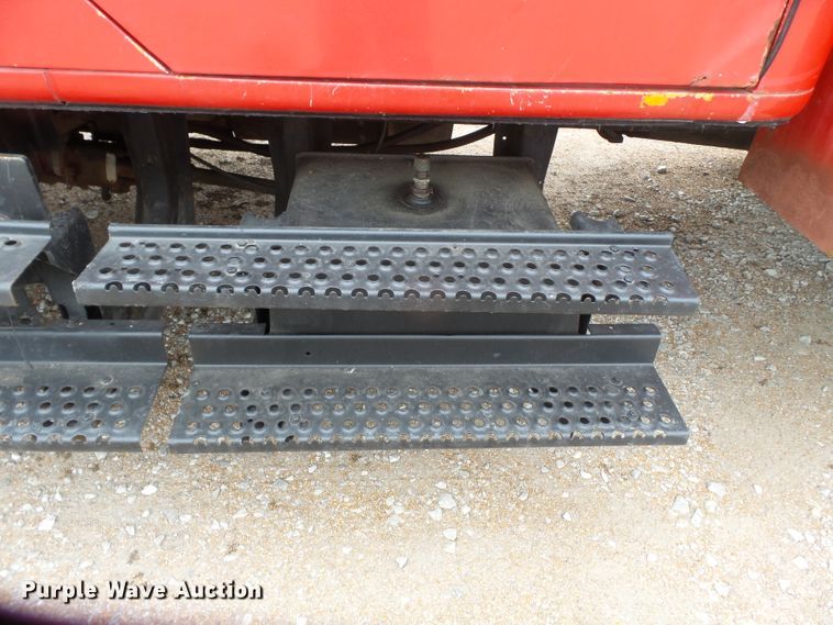 image for item DH7958 1990 International 4700 Crew Cab dump truck