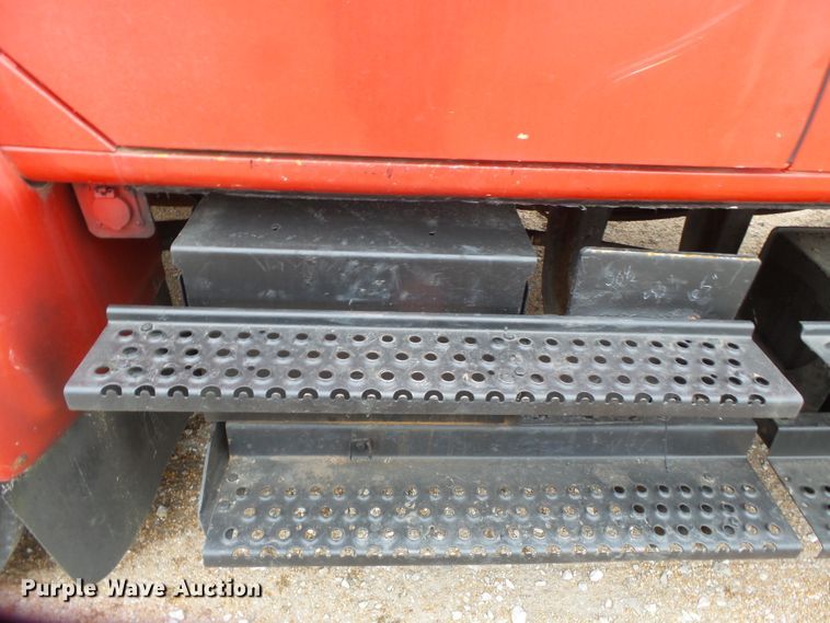 image for item DH7958 1990 International 4700 Crew Cab dump truck