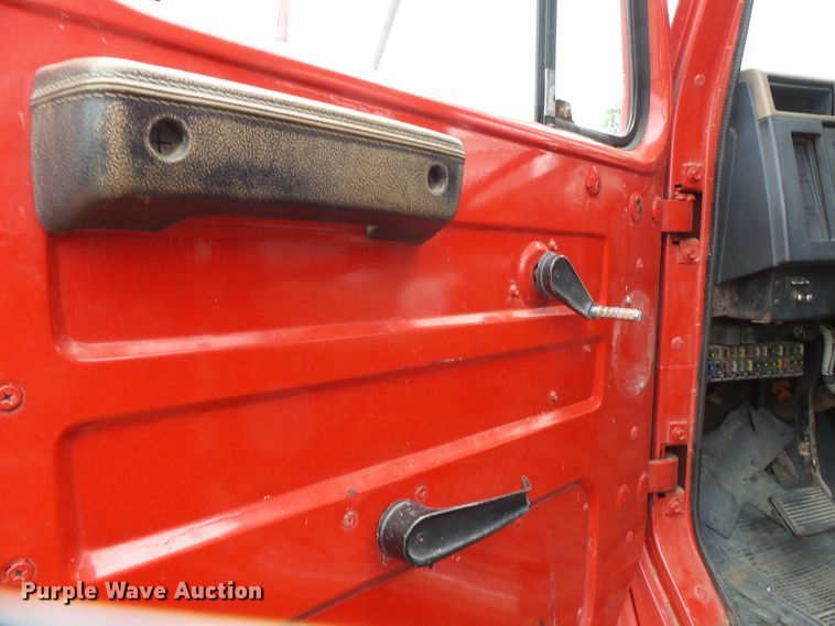 image for item DH7958 1990 International 4700 Crew Cab dump truck