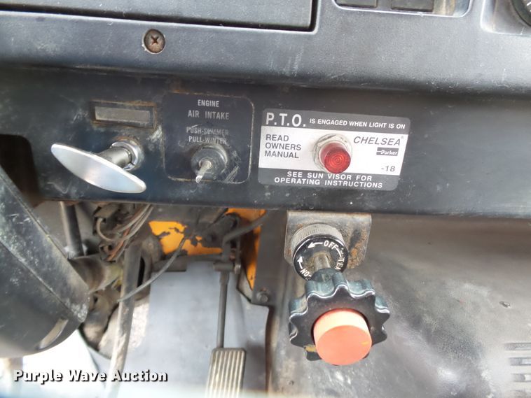 image for item DH7958 1990 International 4700 Crew Cab dump truck