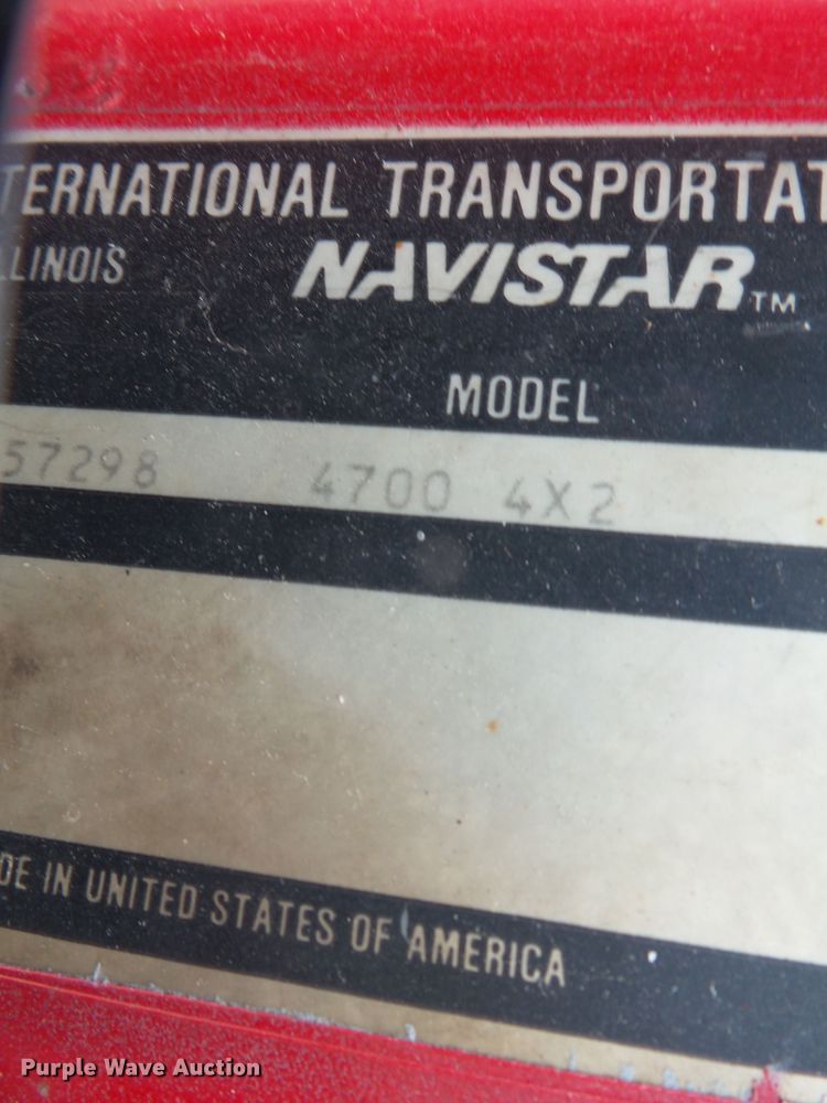 image for item DH7958 1990 International 4700 Crew Cab dump truck