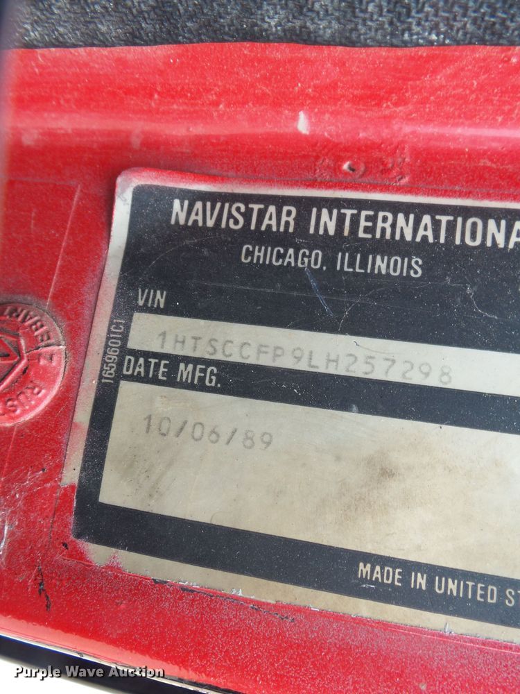 image for item DH7958 1990 International 4700 Crew Cab dump truck