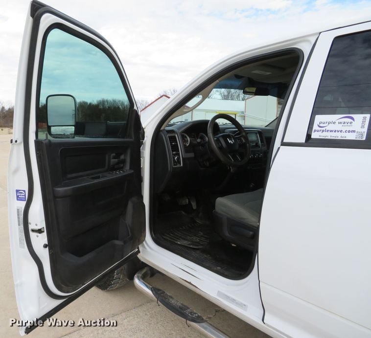 image for item DI2030 2016 Dodge Ram 3500  Crew Cab utility bed pickup truck