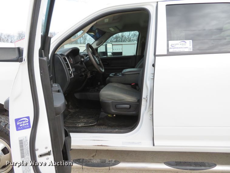 image for item DI2030 2016 Dodge Ram 3500  Crew Cab utility bed pickup truck