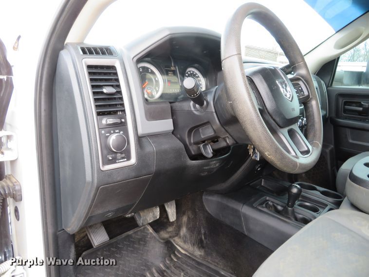 image for item DI2030 2016 Dodge Ram 3500  Crew Cab utility bed pickup truck