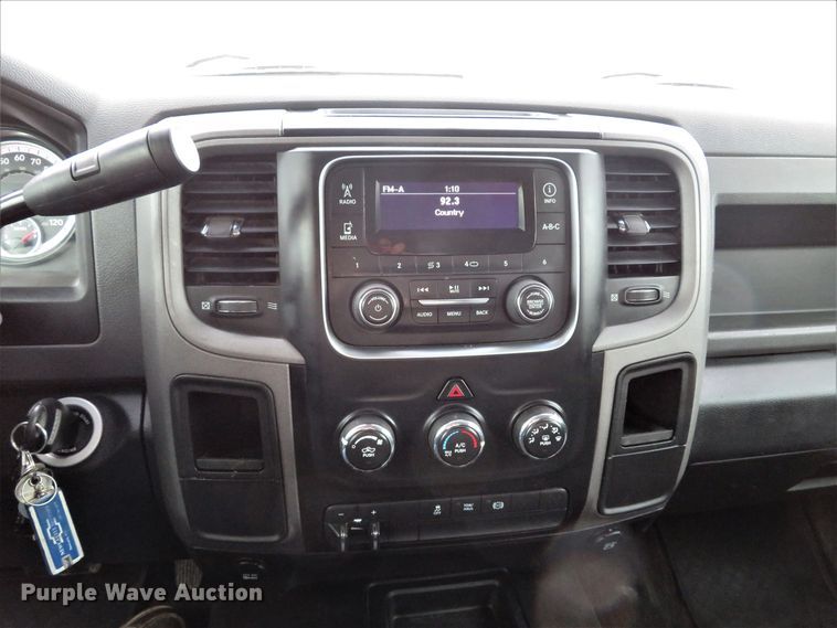 image for item DI2030 2016 Dodge Ram 3500  Crew Cab utility bed pickup truck