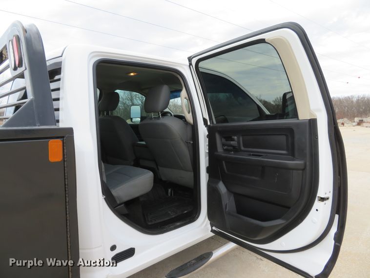 image for item DI2030 2016 Dodge Ram 3500  Crew Cab utility bed pickup truck