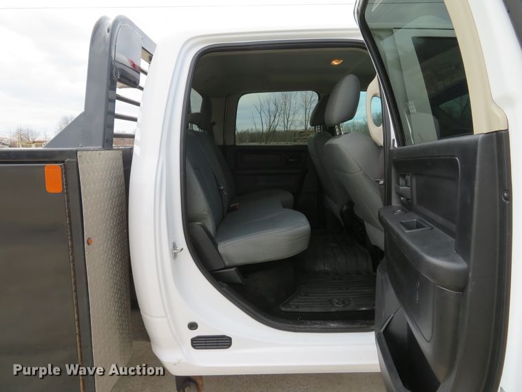 image for item DI2030 2016 Dodge Ram 3500  Crew Cab utility bed pickup truck