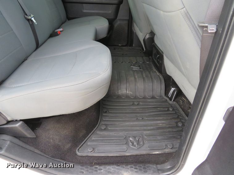 image for item DI2030 2016 Dodge Ram 3500  Crew Cab utility bed pickup truck