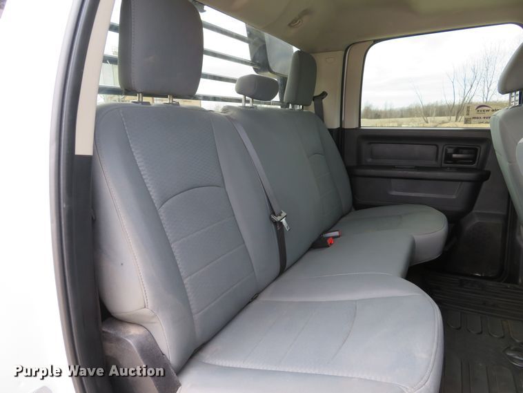 image for item DI2030 2016 Dodge Ram 3500  Crew Cab utility bed pickup truck