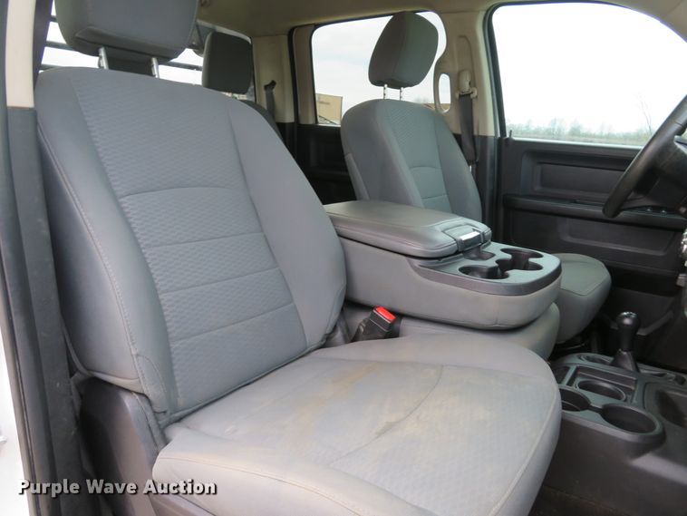 image for item DI2030 2016 Dodge Ram 3500  Crew Cab utility bed pickup truck