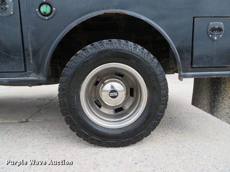 image for item DI2030 2016 Dodge Ram 3500  Crew Cab utility bed pickup truck