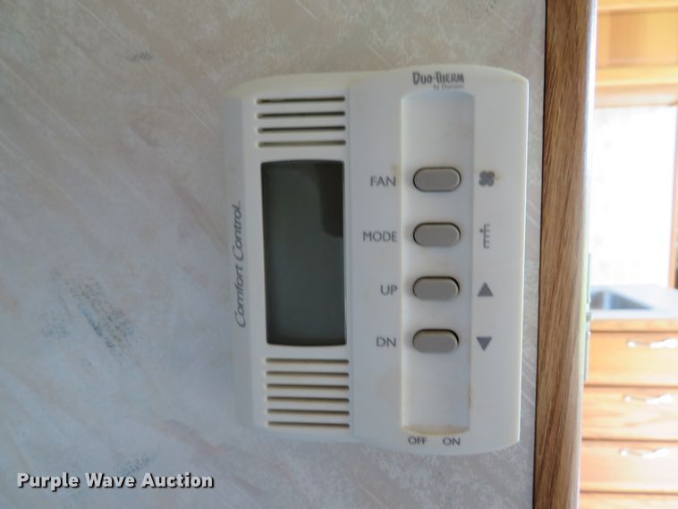 image for item DI2123 1996 Sunnybrook 26DB  camper