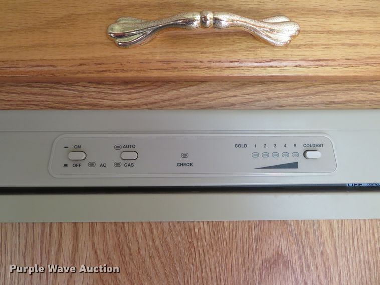 image for item DI2123 1996 Sunnybrook 26DB  camper