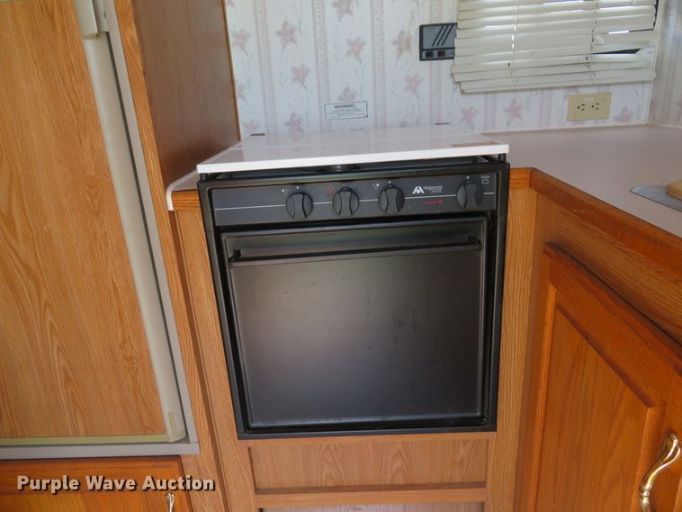 image for item DI2123 1996 Sunnybrook 26DB  camper