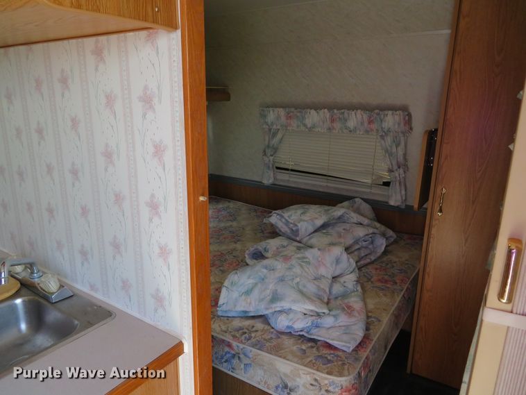 image for item DI2123 1996 Sunnybrook 26DB  camper