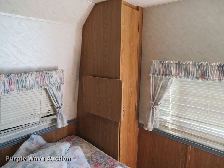 image for item DI2123 1996 Sunnybrook 26DB  camper