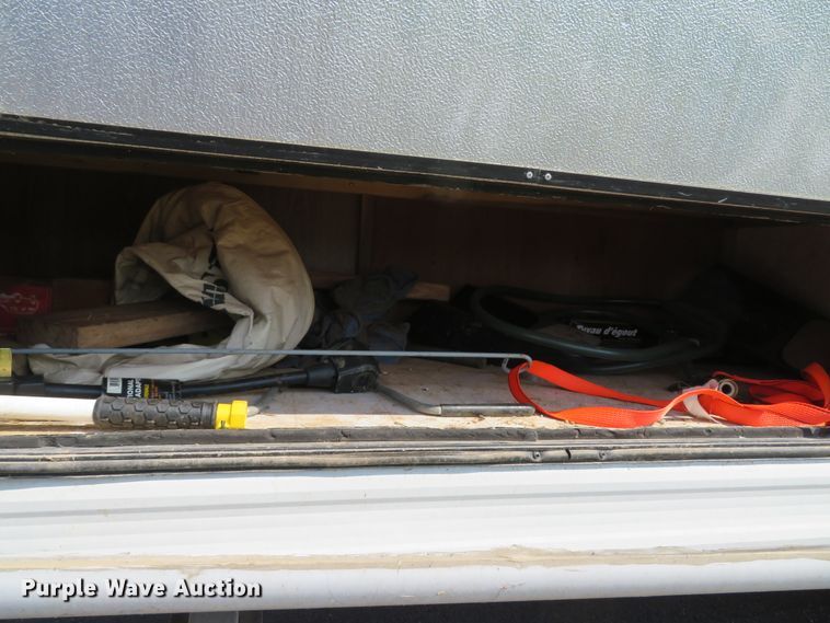 image for item DI2123 1996 Sunnybrook 26DB  camper