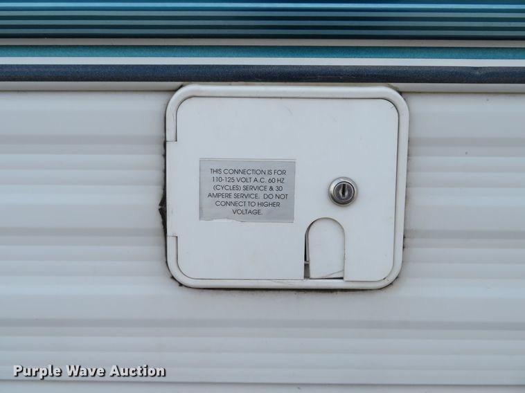 image for item DI2123 1996 Sunnybrook 26DB  camper