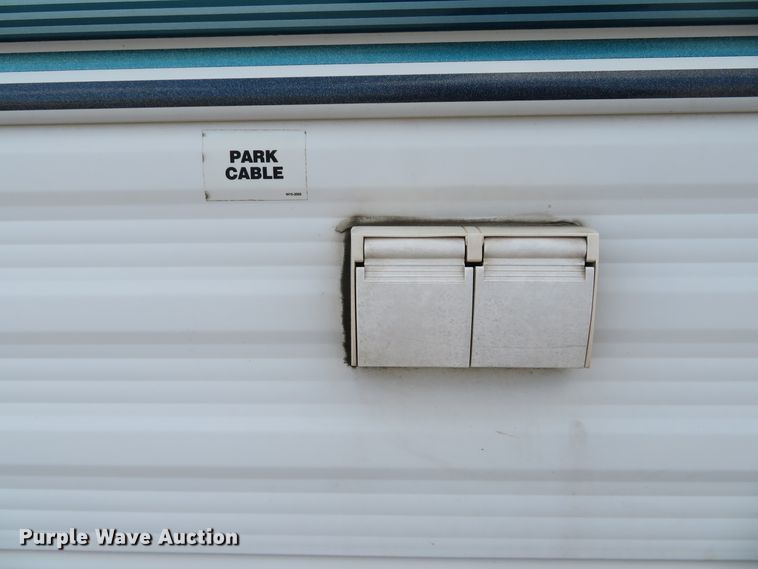 image for item DI2123 1996 Sunnybrook 26DB  camper