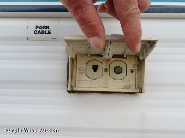 image for item DI2123 1996 Sunnybrook 26DB  camper