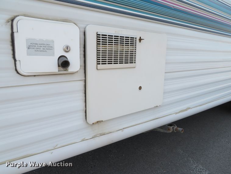 image for item DI2123 1996 Sunnybrook 26DB  camper