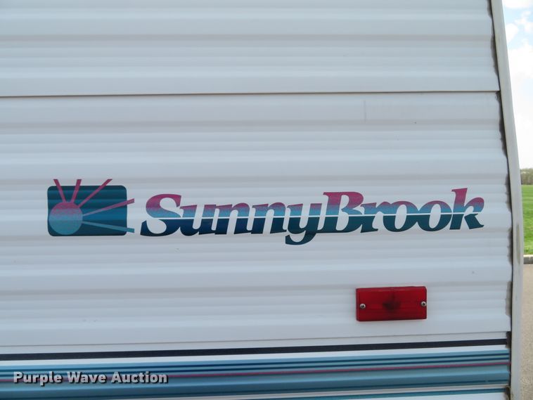 image for item DI2123 1996 Sunnybrook 26DB  camper