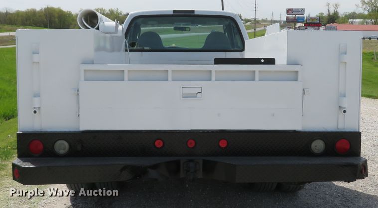 image for item DI2142 2005 Ford F350 Super Duty XL  utility bed pickup truck